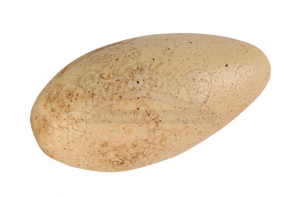 velociraptor egg