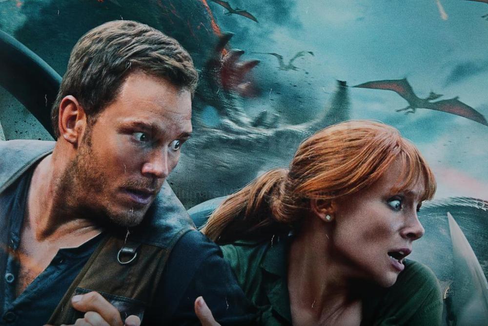 Lot #471 - JURASSIC WORLD: FALLEN KINGDOM (2018) - Cast-and-Crew ...