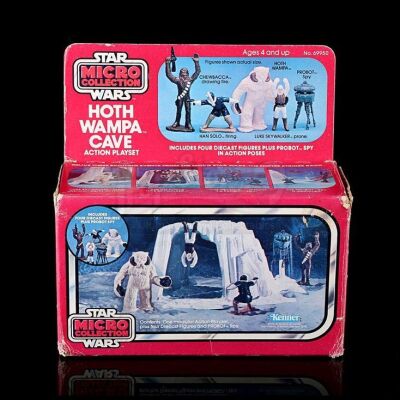 Lot # 9 - Micro Collection Hoth Wampa Cave Action Playset