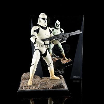 Lot # 371 - Clone Trooper Premium Format Figure