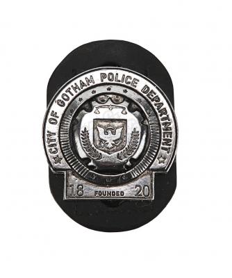 Lot #94 - BATMAN BEGINS (2005) - James Gordon's (Gary Oldman) Police Badge