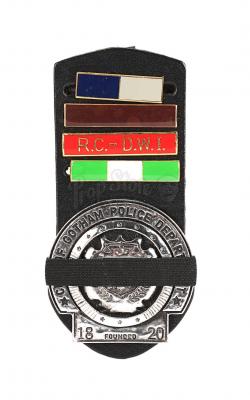 Lot #101 - THE DARK KNIGHT (2008) - Gotham City Police Badge with Mourning Band and Ranking Bars