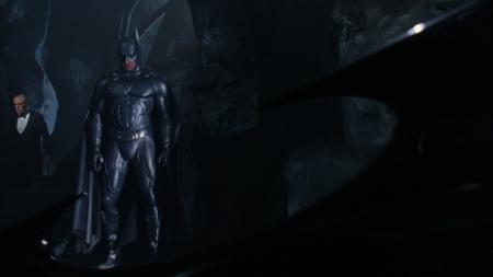 Lot #42 - BATMAN FOREVER (1995) - Batman's (Val Kilmer) Sonar Batsuit Display - 16