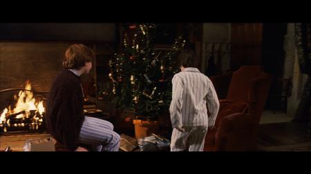 Lot #160 - HARRY POTTER AND THE PHILOSOPHER'S STONE (2001) - Harry Potter's (Daniel Radcliffe) Pyjamas - 12