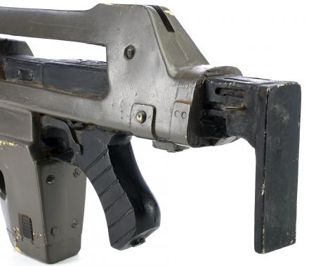 Lot #15 - ALIENS (1986) - Lightweight M-41a Pulse Rifle - 11