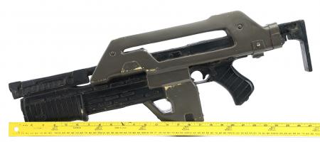 Lot #15 - ALIENS (1986) - Lightweight M-41a Pulse Rifle - 12