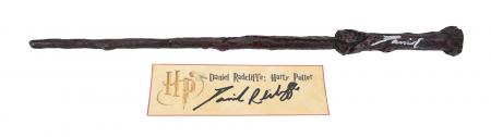 Lot #168 - HARRY POTTER AND THE DEATHLY HALLOWS: PART 1 & PART 2 (2010-2011) - Daniel Radcliffe and Main Cast-autographed Replica Wands and Gryffindor Banner - 3