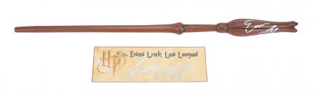 Lot #168 - HARRY POTTER AND THE DEATHLY HALLOWS: PART 1 & PART 2 (2010-2011) - Daniel Radcliffe and Main Cast-autographed Replica Wands and Gryffindor Banner - 6