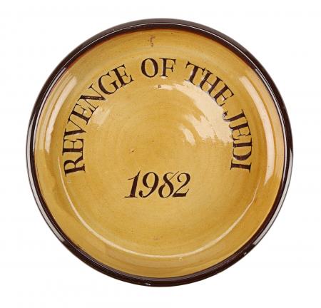 Lot #975 - STAR WARS: RETURN OF THE JEDI (1983) - Anthony Daniels' Chelsea Pottery Plate Crew Gift - 2