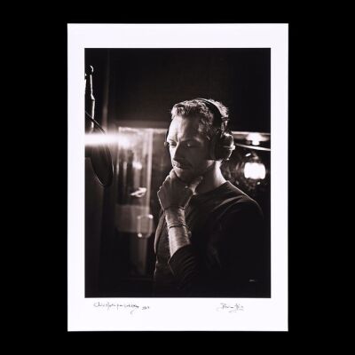 Lot # 33 - PERSONAL ITEMS - Chris Martin Photo Autographed by Brian Aris